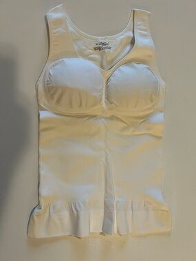 NWOT Camishaper Seamless Shaping Tank Top in White